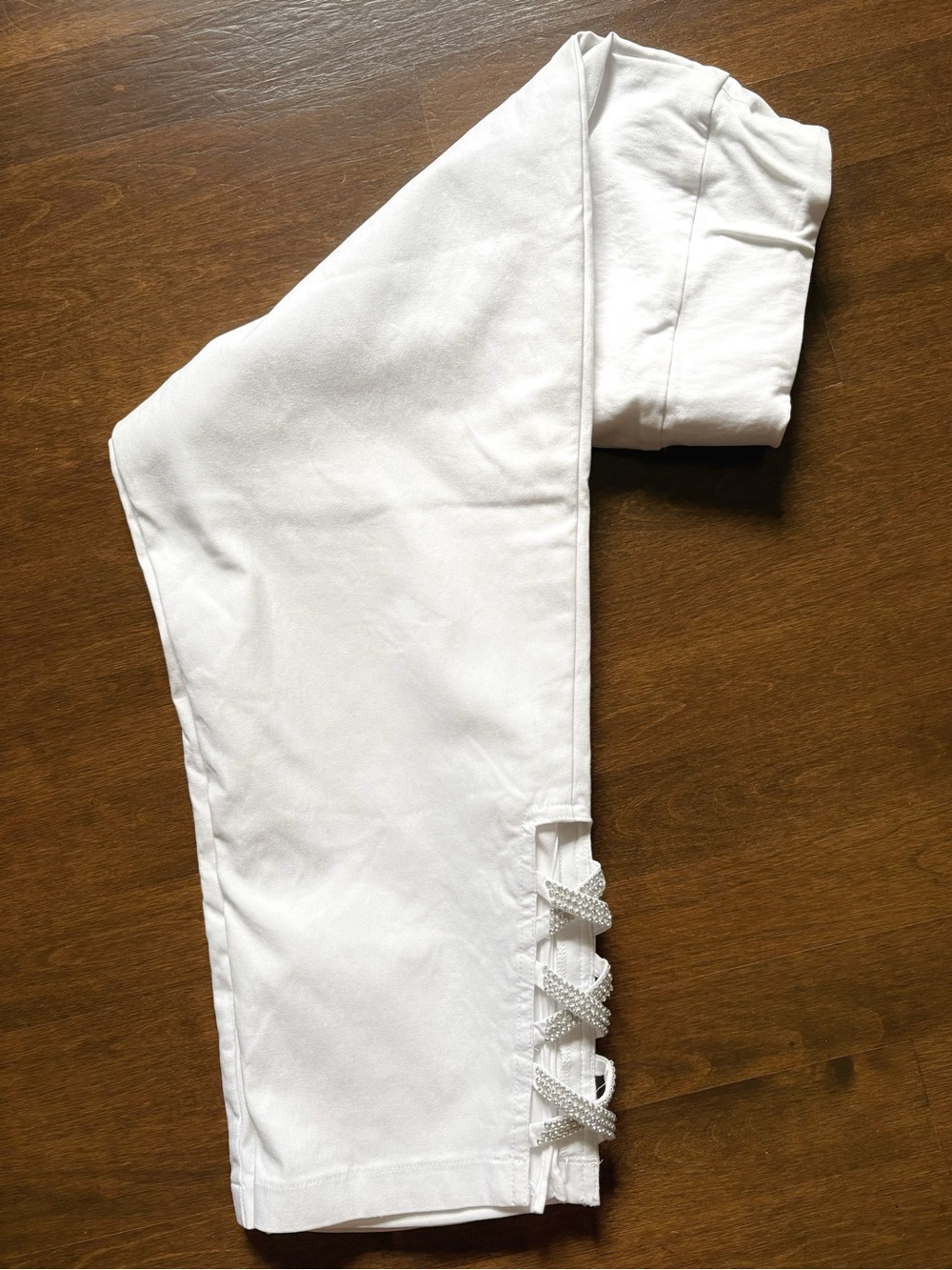 Joseph Ribkoff White Crisscross Rhinestones Detail Capris Shorts Size 10